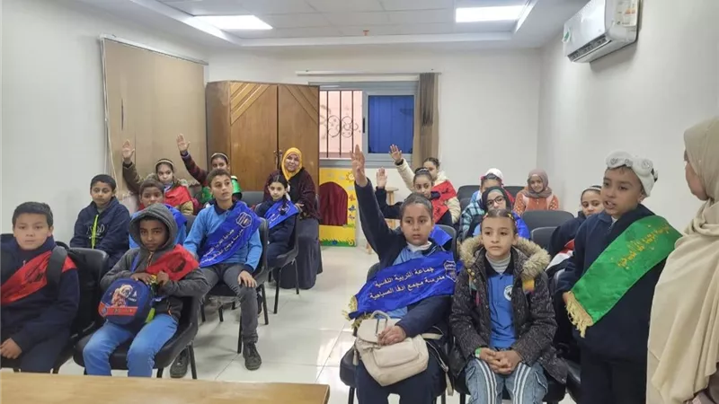 قصر ثقافة الطفل بسوهاج يقدم أنشطة فنية وتوعوية لطلاب مدرسة مجمع إدفا