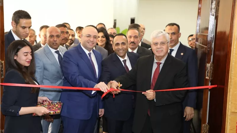 محافظ بني سويف يشارك وزير التعليم العالي في افتتاح قاعة الاحتفالات الكبرى