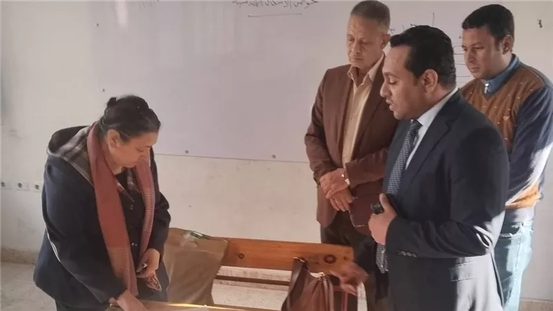 إحالة معلمي الحصة والأساسيين للتحقيق خلال جولة مفاجئة بمدارس طامية بالفيوم