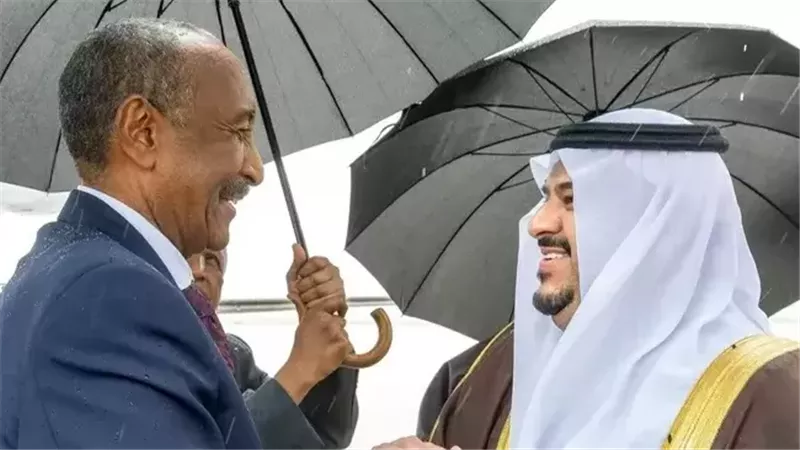 رئيس مجلس السيادة السوداني يصل إلى الرياض
