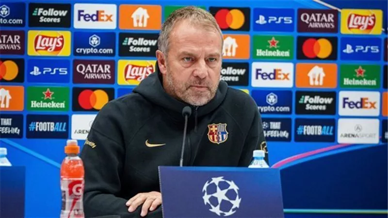  فليك يرفض التعليق على احتجاجات الريال ويؤكد تركيز برشلونة على كأس الملك