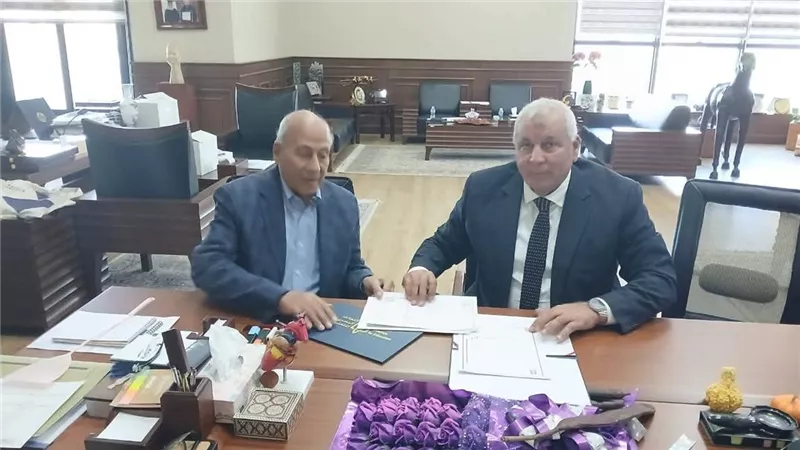 محافظ الوادي الجديد يوقع بروتوكول إنشاء أول مدرسة دولية خاصة