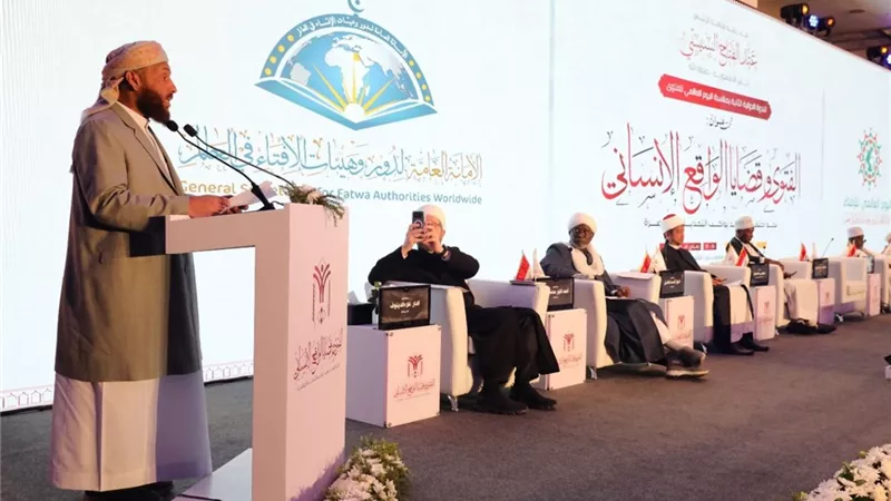 وزير الأوقاف اليمني: فتاوى العنف والتكفير غذت الصراع وشرعنت الخراب
