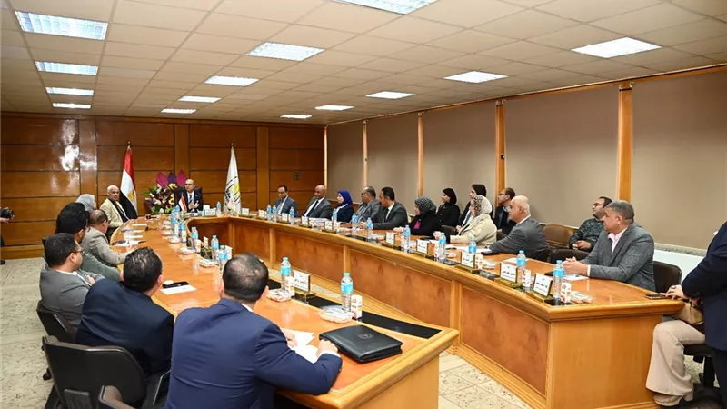  جامعة أسيوط تفتح ملف الأمن الغذائي في مائدة مستديرة لتأهيل خريجي الزراعة 