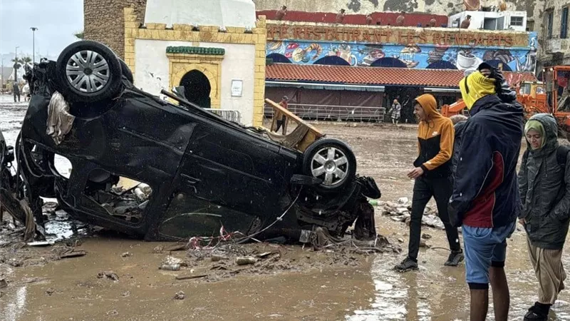 بعد سيول آسفي المميتة.. طوارىء وتعليق الدراسة في مدن المغرب| صور