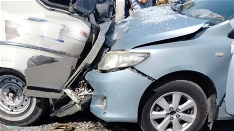 إصابة 4 إثر وقوع حادث تصادم سيارتين ونقلهم للمستشفى بالشرقية 