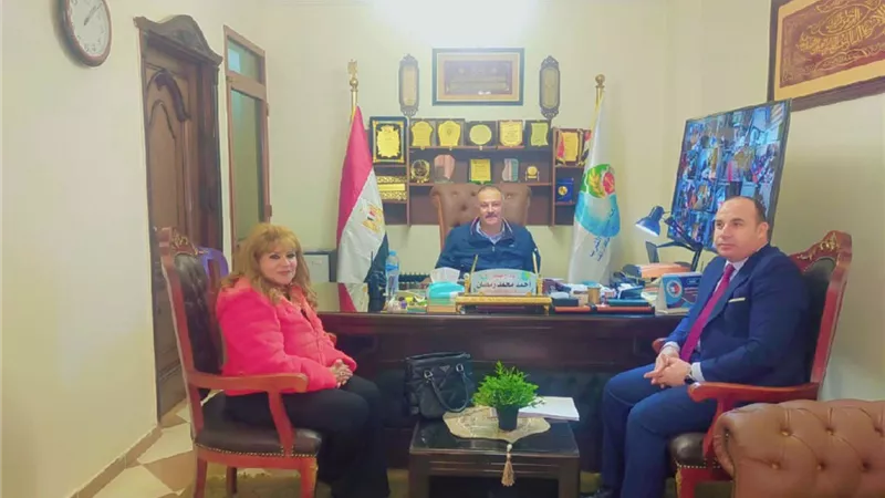 الشفافية أولاً.. رئيس «مياه القناة» يلتقي برلمانية لمتابعة شكاوي المواطنين