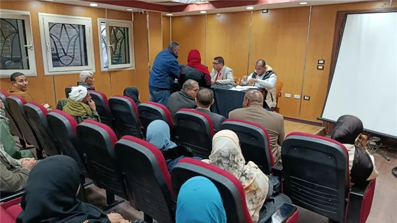 نائب محافظ الأقصر يستمع لـ 27 طلباً وشكوى في «اليوم المفتوح» الأسبوعي