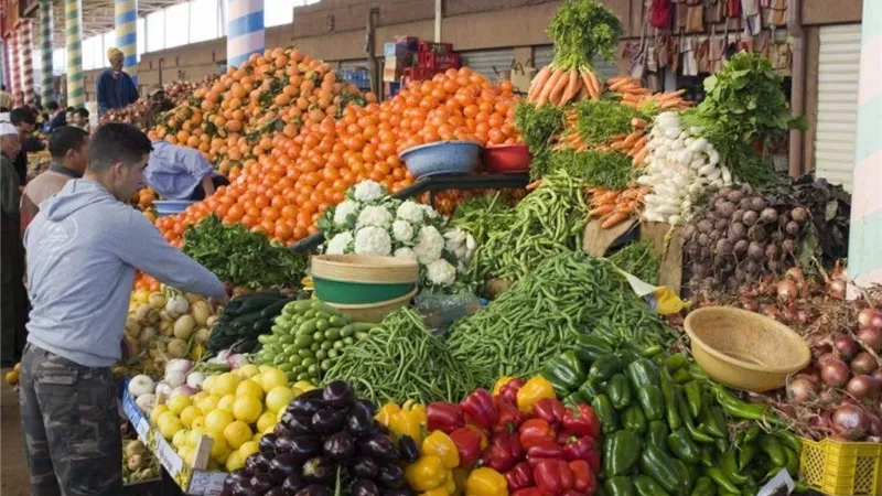 الطماطم بـ8 جنيهات.. أسعار الخضار والفاكهة اليوم الثلاثاء