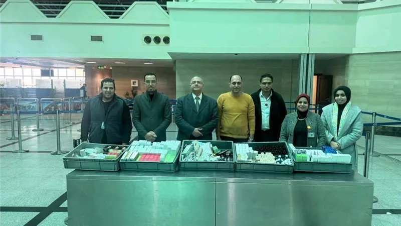 جمارك أسيوط تضبط 600 عبوة مستحضرات تجميل مهربة من الشارقة