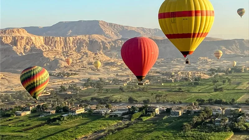تعرف على أفضل أماكن لرحلات البالون الطائر في مصر للاستمتاع بتجربة فريدة