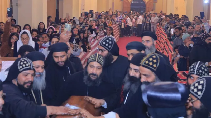 دير الأنبا متاؤس الفاخوري يحتفل بعيد نياحة شفيعه بمدينة إسنا