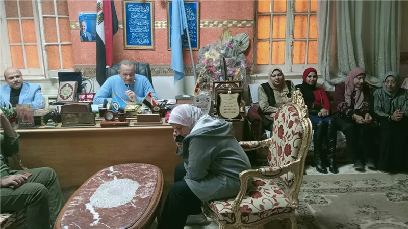 مدير «تعليم أسيوط» يلتقي المرشحين لمبادرة «مشروعي مميز»