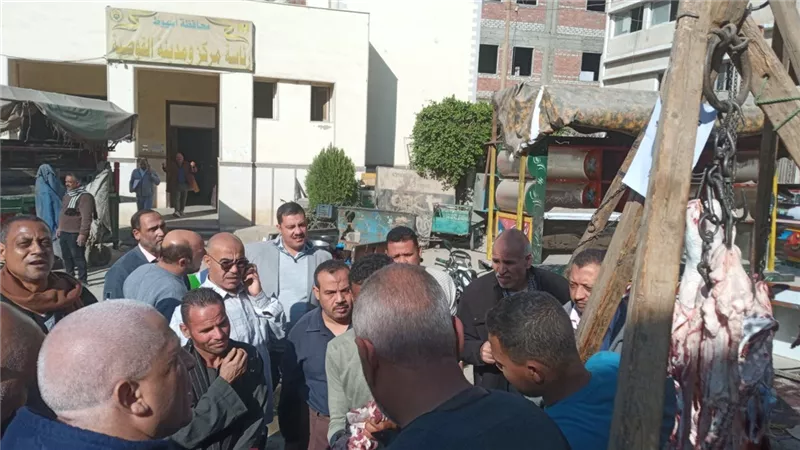 محافظ أسيوط يعلن طرح لحوم طازجة بسعر 290 جنيها