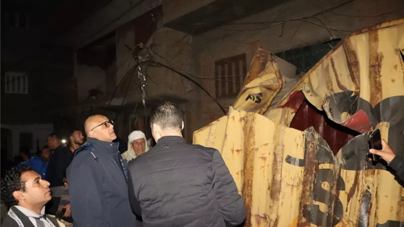 محافظ القليوبية: المنازل المجاورة للسكة الحديد لم تتأثر بسقوط الحاويات