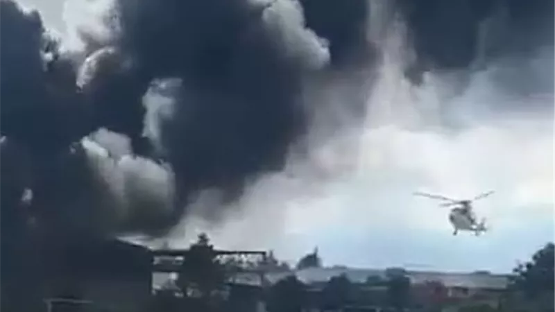 بالصور والفيديو.. تحطم طائرة بالمكسيك يودي بحياة 10 ركاب بينهم 3 أطفال