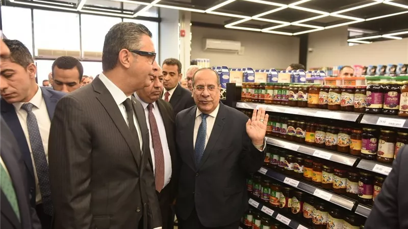 التموين: منافذ «كاري أون» توفر السلع الغذائية عبر 22 شركة تابعة للقابضة