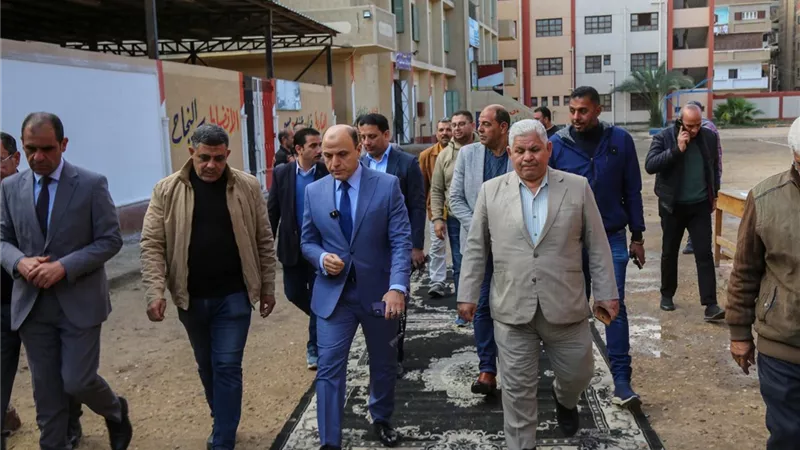 محافظ كفرالشيخ يتفقد لجان جولة الإعادة لانتخابات مجلس النواب