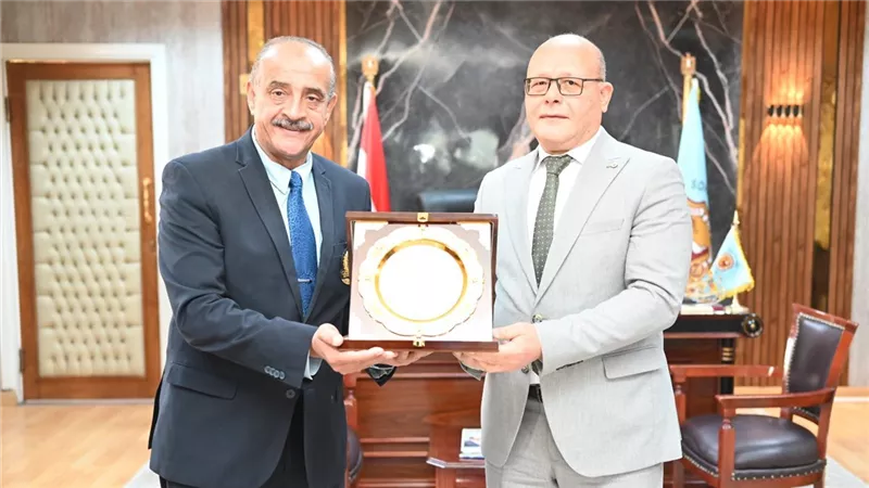  جامعة سوهاج  ونادي روتاري مصر يبحثان إنهاء قوائم الانتظار