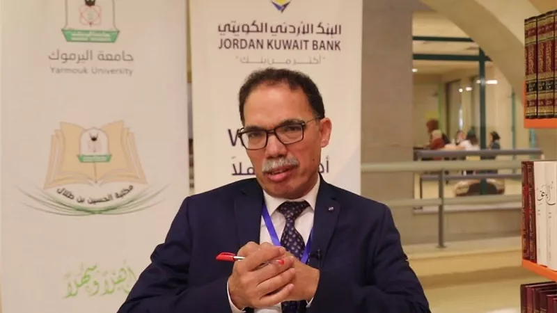 خيري دومة: الوضع الاقتصادي عامل لإغلاق حركة الترجمة|خاص