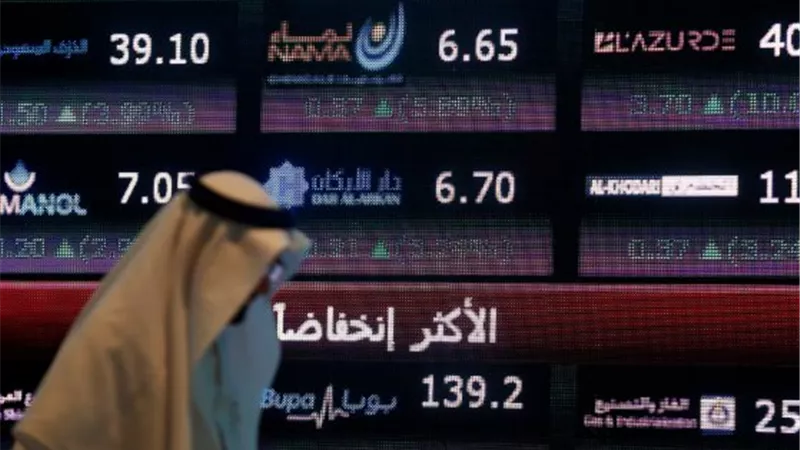 الأسهم الخليجية تغلق على تباين.. مكاسب للكويت وخسائر في السعودية وقطر