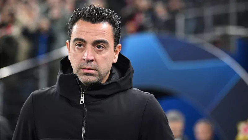 أموريم مهدد.. تشافي يعود لقائمة ترشيحات قيادة مانشستر يونايتد 