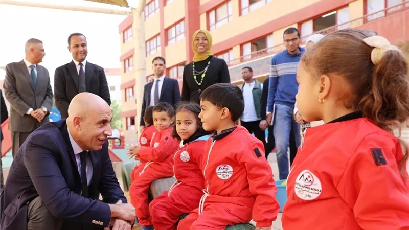 وزير التعليم ومحافظ أسوان يتفقدان عدة مدارس