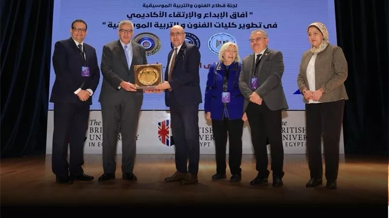  جامعة مصر للمعلوماتية تشيد بتطوير اللوائح الداخلية لكليات الفنون
