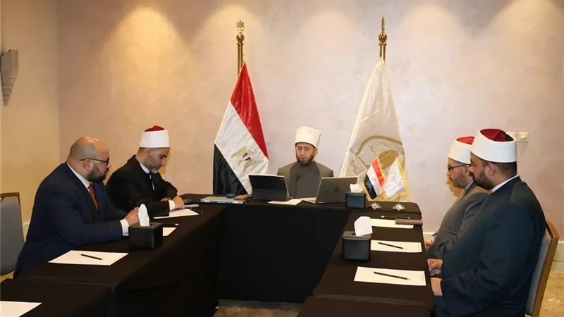وزير الأوقاف يشارك في مناقشة دكتوراه من أكاديمية بلغار