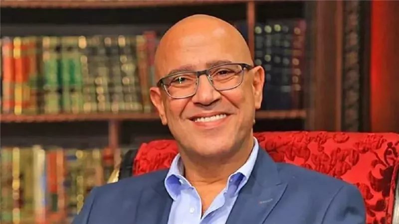 نفس النظرة الحنينة.. صورة لـ أشرف عبدالباقي في شبابه تثير الجدل 