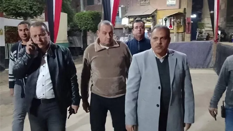 محافظ الشرقية يتفقد لجان الزقازيق الانتخابية ويشدد على التيسيرات اللوجستية