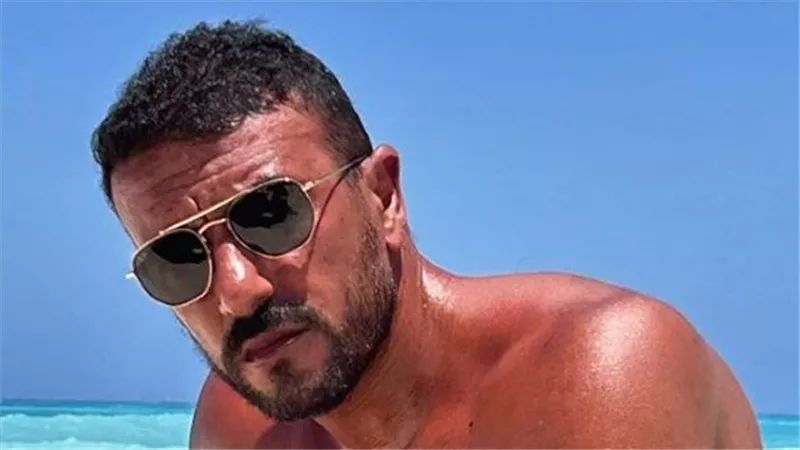 على طريقة طلعت زكريا.. أحمد العوضي يعلن عن سؤال مسابقة مسلسل «علي كلاي»