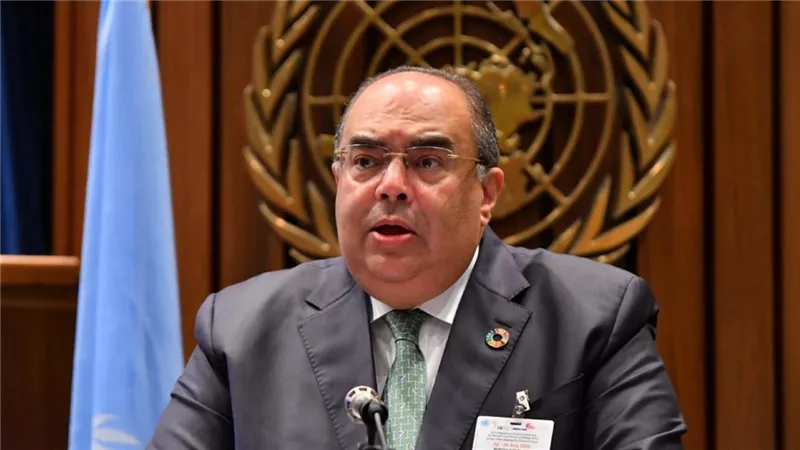 محمود محيي الدين: اليوان قد يلعب دورًا عالميًا في مدفوعات الطاقة