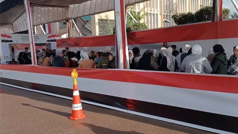 توافد المواطنين في الساعات الأولى للإدلاء بأصواتهم بالشرقية| صور