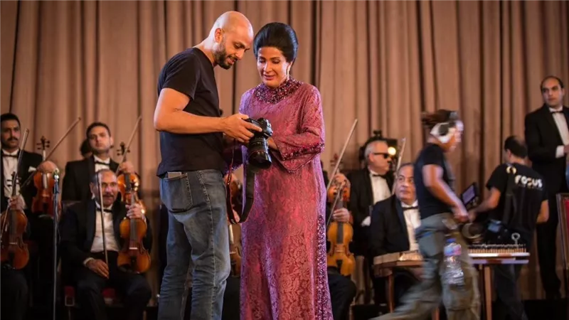 أول رد من أحمد مراد على «بخل أم كلثوم» في فيلم الست