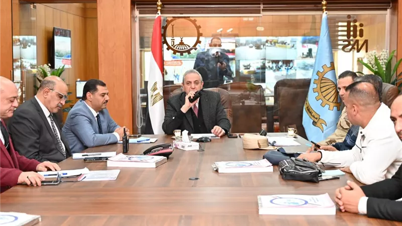 محافظ الغربية يتابع إعادة الانتخابات من مركز سيطرة الشبكة الوطنية للطوارئ
