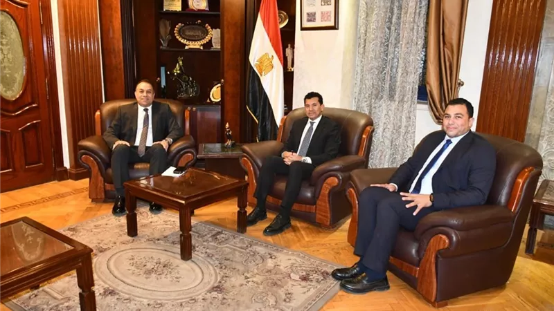 وزير الرياضة يشهد توقيع عقد رعاية منتخب مصر للكرة الطائرة البارالمبية