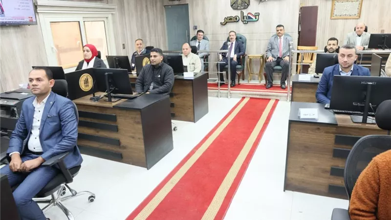 محافظ المنوفية يتابع انطلاق جولة الإعادة لانتخابات النواب