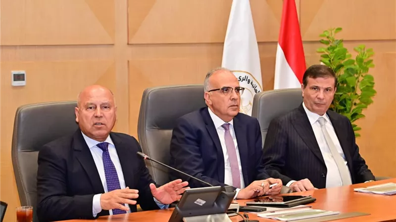 3 وزراء يبحثون موقف 5 مشروعات مشتركة بين النقل والري والزراعة
