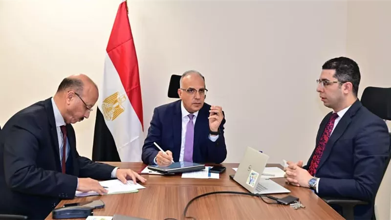 وزير الري يتابع أنشطة قطاع المياه وملفات التعاون الثنائي مع دول حوض النيل