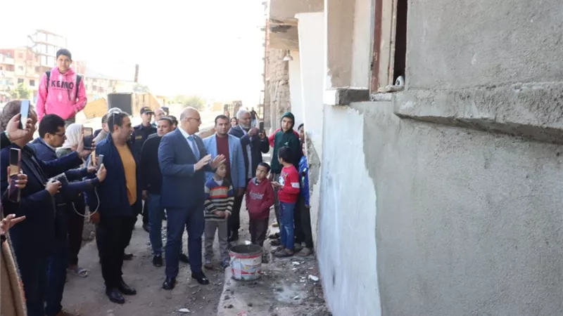 محافظ القليوبية يتابع إصلاح واجهات المنازل المتضررة جراء حادث قطار طوخ 