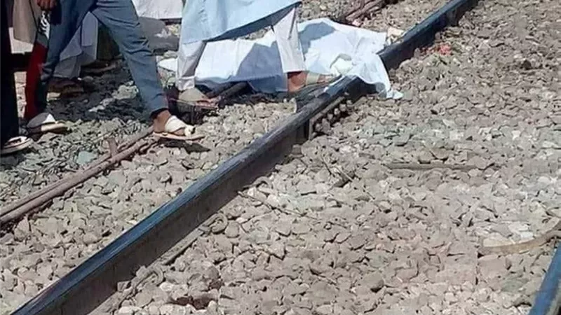 مصرع غفير أثناء عبوره خطوط السكة الحديد بالبحيرة     
