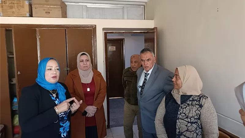 وكيل «تعليم القاهرة» تناقش موقف العجز والزيادة في الكوادر التعليمية