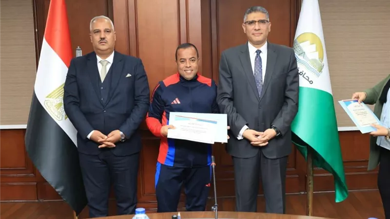 محافظ الجيزة يكرم فرق المراكز الأولى في نهائيات الجمهورية للاتحاد الرياضي