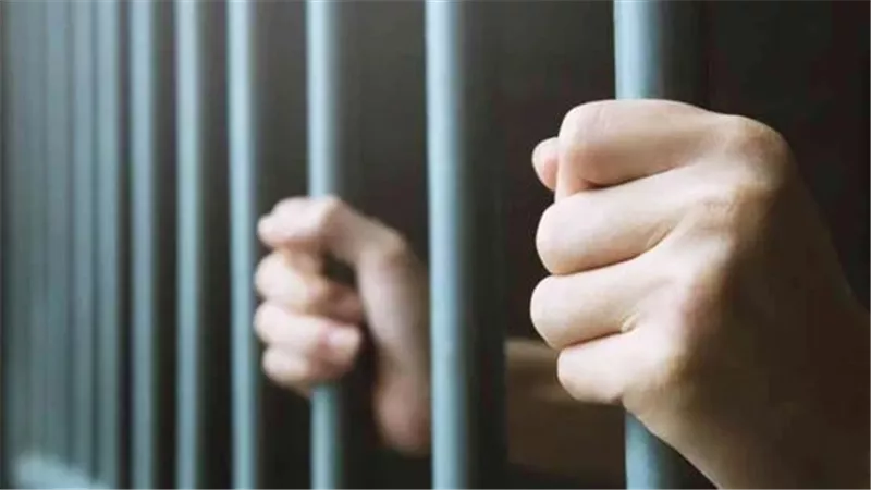  الحبس 15 يوما لطالب اعتدى بالضرب على شاب من ذوي الهمم بسوهاج