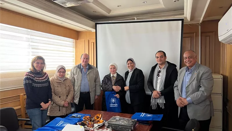 جامعة العاصمة تكرم طلاب الدراسات العليا الوافدين بكلية الفنون التطبيقية