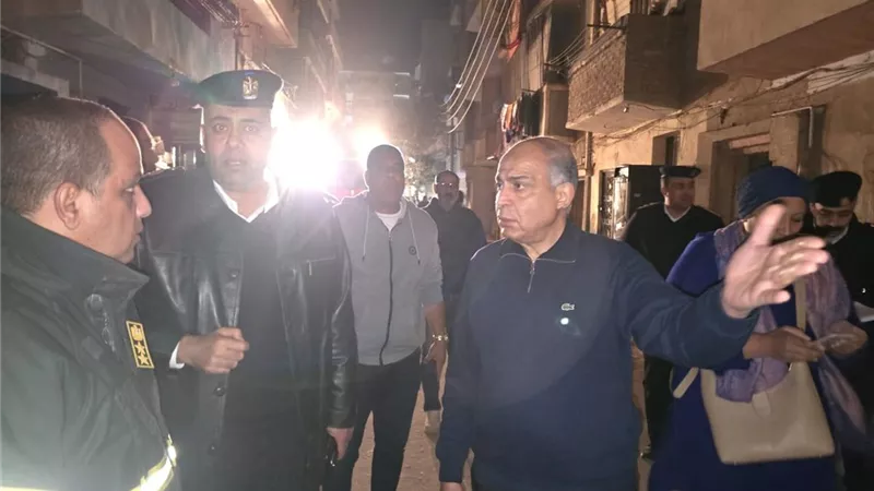 محافظ المنيا يتابع حادث انهيار منزل بحي غرب 