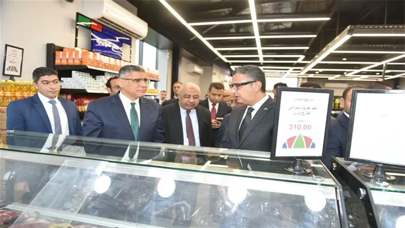 وزير التموين يقرر مد العمل بمنفذ سلع مدينة الإنتاج الإعلامي إلى 11 مساءً
