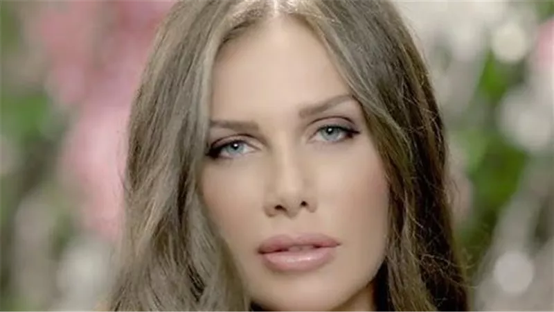 الظهور الأول لابنة نيكول سابا في كليبها الجديد
