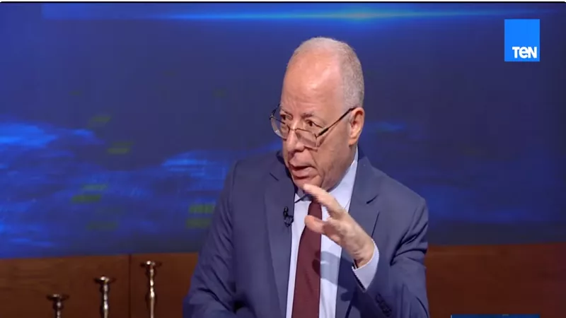 حلمي النمنم: مؤشرات 2025 تبشر بحراك سياسي يعيد لمصر مكانتها| فيديو